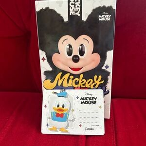 Donald Duck Family Cute Together Keychain Series Figure